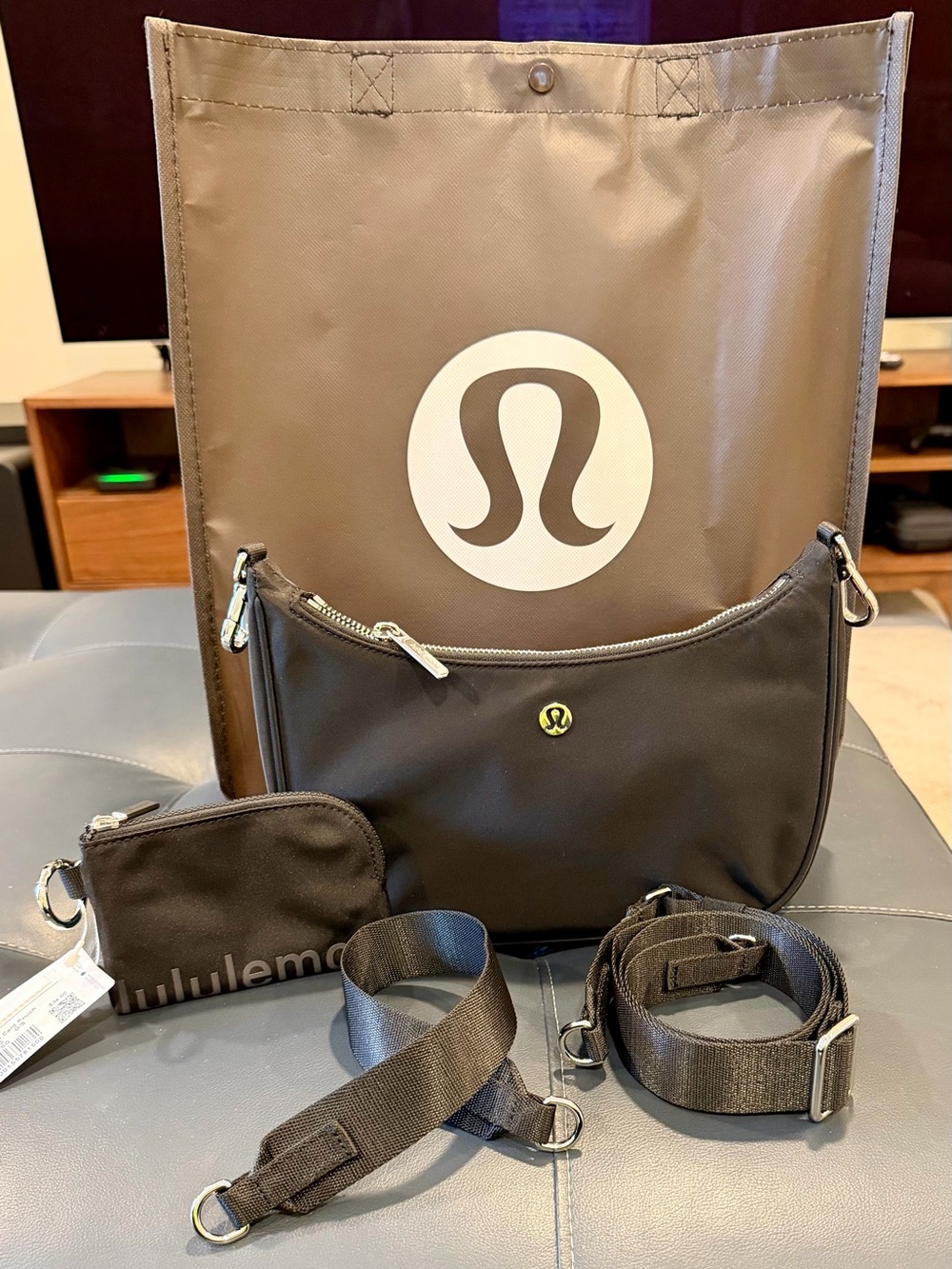 lululemon City Essentials Shoulder OR Crossbody Bag 3L and Clippable Card Pouch - Picture 8 of 8